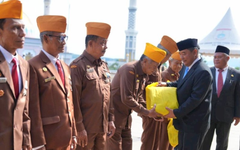 Hari Pahlawan, Pj Gubernur Sulbar: Momen Munculkan Semangat Baru dan Sosok Warga Negara Indonesia yang Berhasil Mengeluarkan Inovasi
