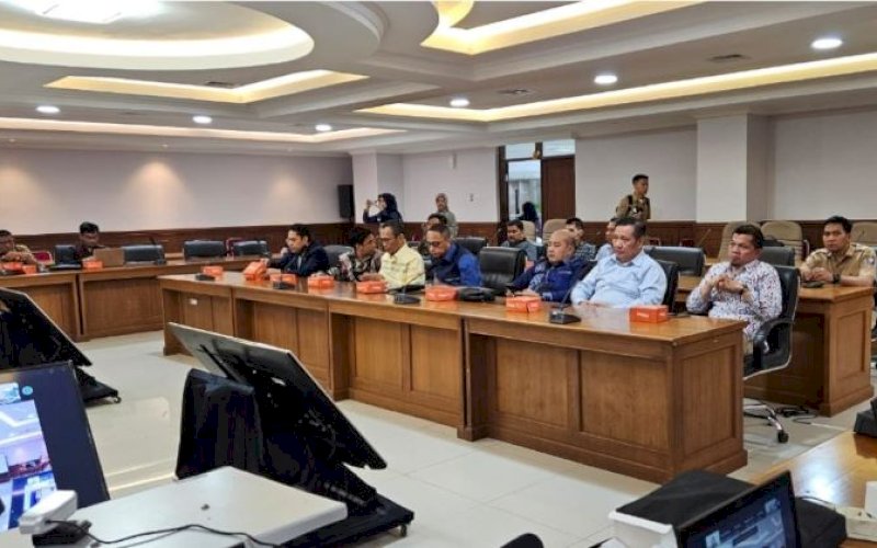 EVALUASI. Panitia Kerja DPRD Provinsi Sulbar menghadiri evaluasi Rencana Pembangunan Jangka Panjang Daerah (RPJPD) Tahun 2025-2045 di Kementerian Dalam Negeri (Kemendagri). foto: istimewa