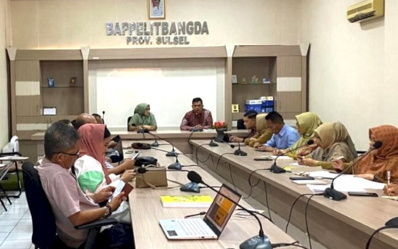 KUNKER. DPRD Provinsi Sulbar melaksanakan kunjungan kerja ke Kantor Bappelitbangda Provinsi Sulsel. foto: istimewa
