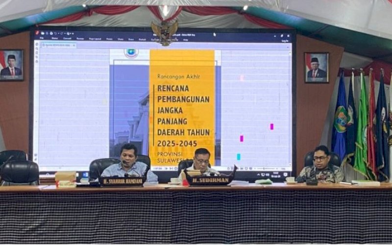 RAPAT KERJA. Panitia Kerja DPRD Provinsi Sulbar telah melaksanakan rapat kerja yang membahas Rencana Pembangunan Jangka Panjang Daerah (RPJPD) Tahun 2025-2045, Rabu (10/7/2024). foto: istimewa