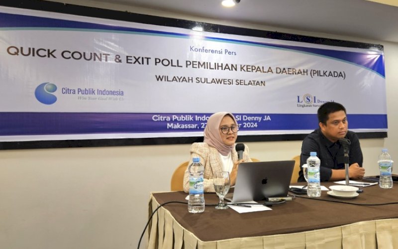 BERI KETERANGAN. Peneliti Senior CPI-LSI Denny JA, Fitri Hari (kiri), memberikan keterangan pada rilis hasil Quick Count & Exit Poll Pilkada Wilayah Sulsel di Hotel Claro Makassar, Rabu (27/11/2024). foto: doelbeckz/pluz.id