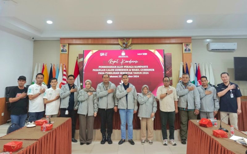 RAKOR. KPU Provinsi Sulsel menggelar Rapat Koordinasi Persiapan Pembersihan Alat Peraga Kampanye (APK) Pemilihan Gubernur dan Wakil Gubernur Sulsel 2024 di Aula Kantor KPU Provinsi Sulsel, Sabtu (23/11/2024). foto: istimewa