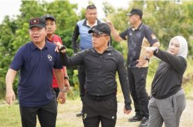 Ketua DPRD Sulbar Hiking Promosi Tempat Wisata Baru di Bukit Sukun Bhayangkara