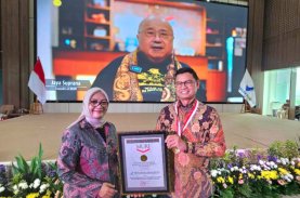 Taruna Ikrar Terima Rekor MURI, Pengendalian Resistensi Antimikroba Serentak dan Terbanyak