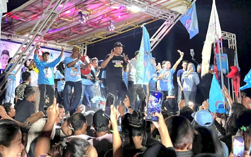 KAMPANYE. Pasangan Calon Bupati dan Wakil Bupati Bantaeng Nomor Urut 1, M Fathul Fauzy Nurdin-Sahabuddin (Uji-Sah), saat menggelar kampanye, Minggu (10/11/2024). foto: istimewa 