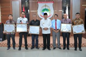 OPD Terbaik Terima Penghargaan Pj Gubernur Sulbar