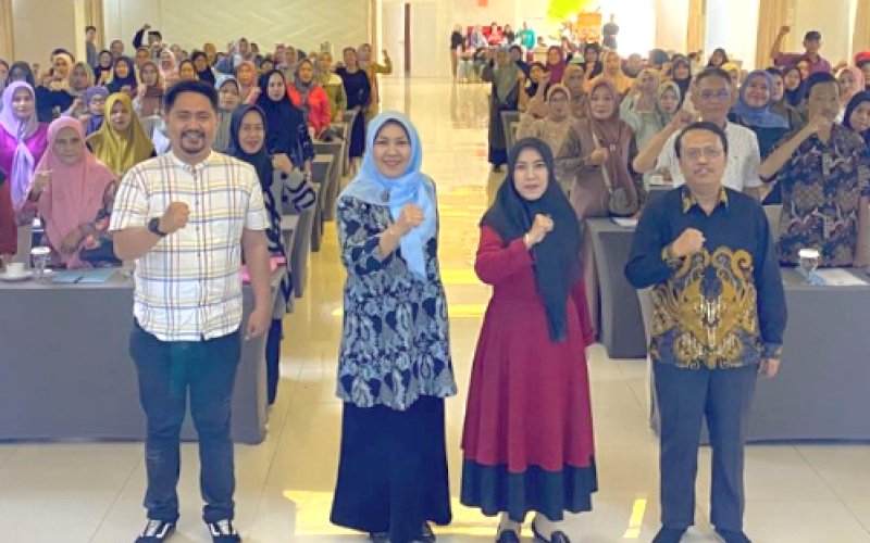 Fatma Wahyuddin Sosialisasi Perda Pendidikan