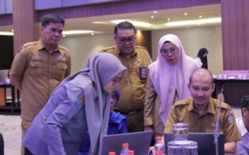 LAUNCHING. Plt Kepala DPKKB Kota Makassar Syahruddin, menghadiri peluncuran dan sosialisasi aplikasi APIP TA' yang digelar Inspektorat Daerah Kota Makassar, Selasa (16/7/2024). foto: istimewa