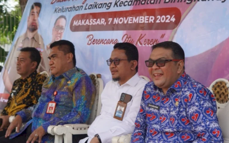 PELAYANAN. Sekretaris BKKBN Sulsel Faizal Fahmi, yang mewakili Kepala Perwakilan BKKBN Provinsi Sulsel, Asisten III Pemkot Makassar Irwan Bangsawan, dan Plt Kepala DPPKB Kota Makassar Syahruddin, pada pelayanan Metode Kontrasepsi Jangka Panjang (MKJP) di Kantor Kelurahan Laikang, Kamis (7/11/2024). foto: istimewa