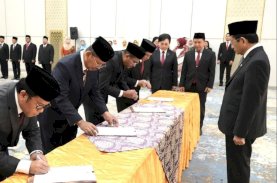 Menag Lantik Kamaruddin Amin sebagai Sekjen Kemenag