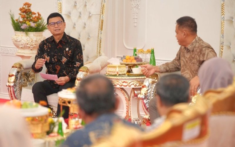 PERTEMUAN. Kepala BPOM RI Taruna Ikrar secara khusus menemui Pj Gubernur Sulsel Fadjry Djufry di Rumah Jabatan Gubernur Sulsel, Selasa (28/1/2025). foto: istimewa