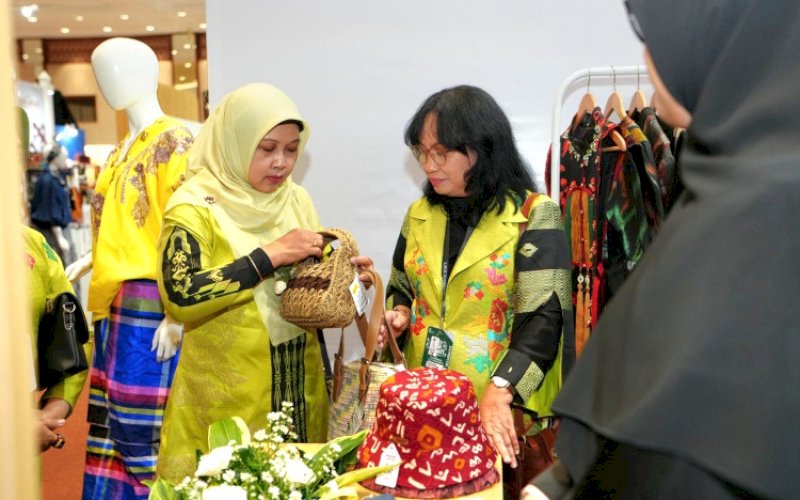 INACRAFT. Dekranasda Provinsi Sulsel kembali berpartisipasi dalam International Handicraft Trade Fair (Inacraft) 2025, pameran kerajinan terbesar di Asia Tenggara, yang berlangsung di Jakarta Convention Center (JCC), Jakarta, 5&ndash;9 Februari 2025. foto: istimewa