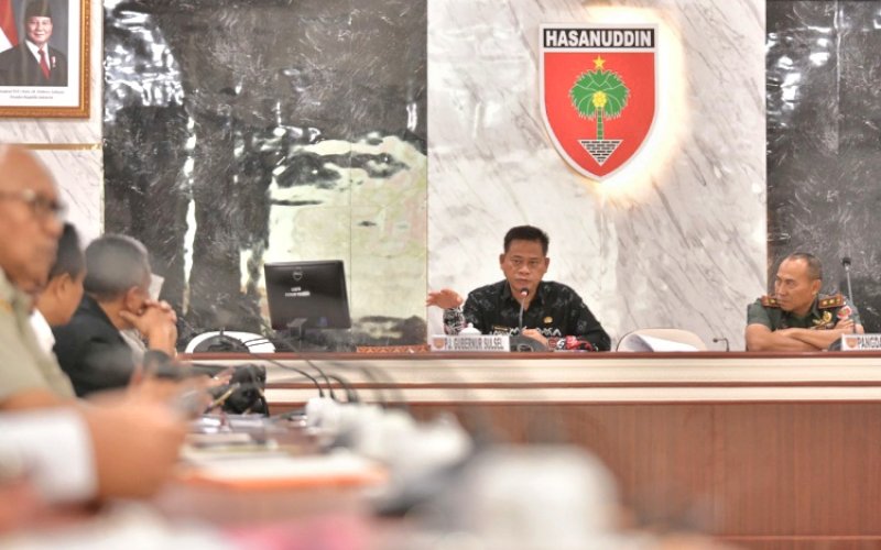 RAKOR. Pj Gubernur Sulsel, Fadjry Djufry, menghadiri Rapat Koordinasi Pangan yang dilaksanakan di Aula Balai Pertemuan Hasanuddin Makodam, Kamis (13/2/2025). foto: istimewa