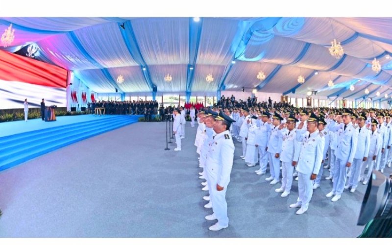 Serentak, Presiden Prabowo Lantik Kepala Daerah di Istana Kepresidenan JakartaPELANTIKAN. Presiden Prabowo Subianto melantik gubernur, wakil gubernur, bupati, wakil bupati, wali kota, dan wakil wali kota seluruh Indonesia masa jabatan 2025-2030 secara serentak di Istana Kepresidenan Jakarta, Kamis (20/2/2025). foto: istimewa