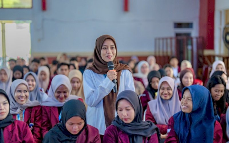 GOES TO CAMPUS. PT Vale Indonesia Tbk (PT Vale) Indonesia Growth Project (IGP) Pomalaa menggandeng civitas akademika Universitas Sembilanbelas November (USN) Kolaka adakan program Vale Goes to Campus di Auditorium USN Kolaka pada Rabu (5/2/2025). foto: istimewa