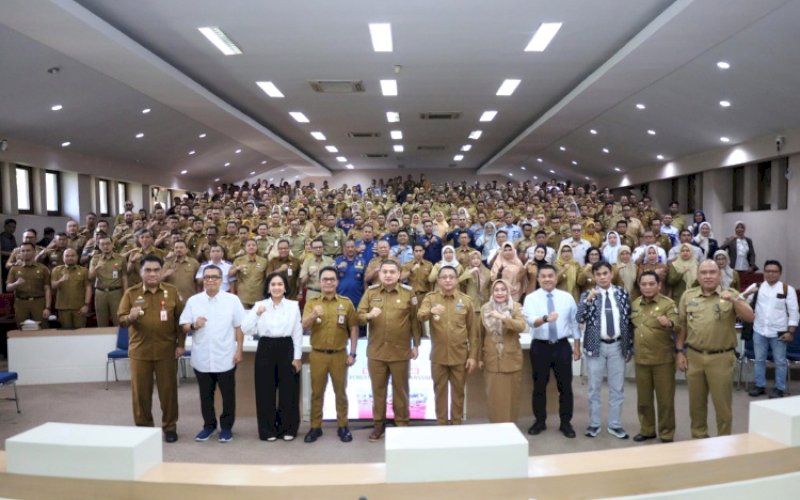 RAKOR. Wali Kota Makassar, Munafri Arifuddin, memimpin rapat koordinasi perdana bersama seluruh Organisasi Perangkat Daerah (OPD) lingkup Pemkot Makassar di Ruang Siapakatau, Balai Kota Makassar, Selasa (4/3/2025). foto: istimewa