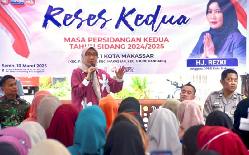RESES. Anggota DPRD Kota Makassar, Rezki, mengawali Reses Kedua Masa Persidangan Kedua 2024/2025 di Jl RSI Faisal XI, Kelurahan Banta-bantaeng, Kecamatan Rappocini, Kota Makassar, Senin (10/3/2025). foto: istimewa