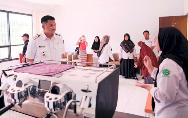 KUNJUNGAN. Bupati Bantaeng, M Fathul Fauzy, mengunjungi Balai Pelatihan Vokasi dan Produktivitas (BPVP) Bantaeng, Rabu (12/3/2025). foto: istimewa