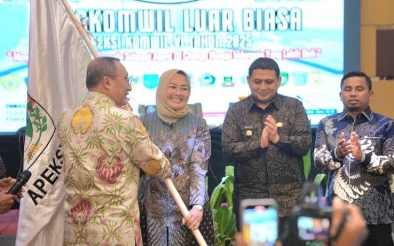 MUSKOMWIL. Wali Kota Makassar, Munafri Arifuddin, menghadiri Muskomwil Luar Biasa APEKSI Komwil VI, di Hotel Aston Makassar, Kamis (24/4/2025). foto: istimewa