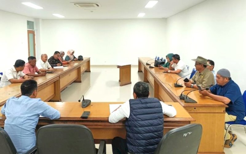 KUNKER. Sekretariat DPRD Provinsi Sulbar menerima Kunjungan Kerja (Kunker) DPRD Kabupaten Sidenreng Rappang (Sidrap), Sulsel, Jumat (21/2/2025). foto: istimewa