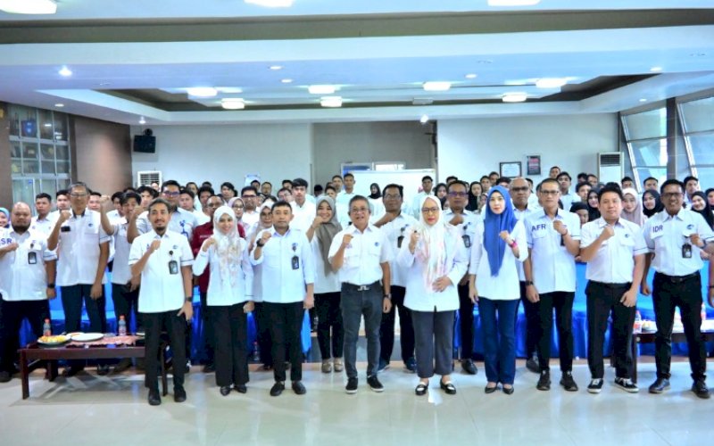 BIMTEK. Perumda Air Minum Kota Makassar atau PDAM Kota Makassar kembali menggelar kegiatan Bimbingan Teknis (Bimtek) Pelayanan Prima di Aula Kantor Pusat, Rabu (16/4/2025). foto: istimewa