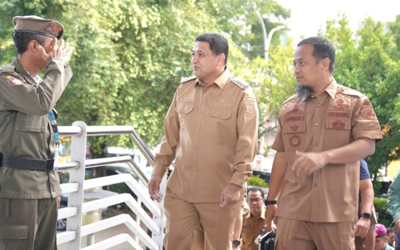 MUSRENBANG. Gubernur Sulsel Andi Sudirman Sulaiman didampingi Wali Kota Makassar Munafri Arifuddin menghadiri Musrenbang RPJMD Kota Makassar 2025-2029 di Lapangan Karebosi Makassar, Senin (5/5/2025). foto: istimewa