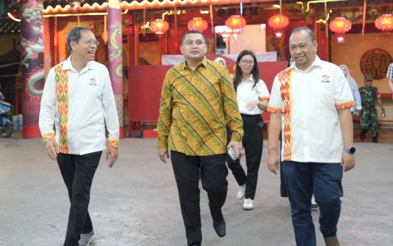 OPEN HOUSE. Wali Kota Makassar, Munafri Arifuddin, menghadiri Open House Sannipata Persatuan Umat Buddha Indonesia (Permabudhi) Sulsel di Vihara Ibu Agung Bahari, Jl Sulawesi, Kota Makassar, Senin (12/5/2025) malam. foto: istimewa