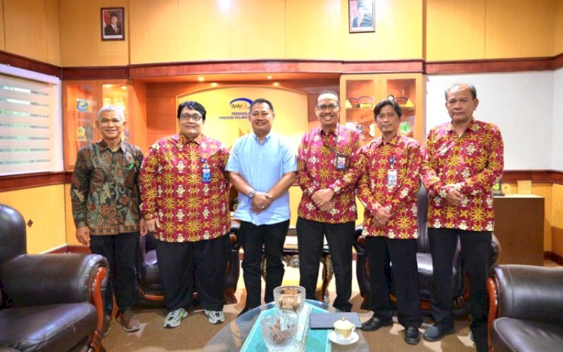 PERTEMUAN. Plt Direktur Utama Perumda Air Minum (PDAM) Kota Makassar Hamzah Ahmad menemui langsung Kepala Perwakilan BPKP Provinsi Sulsel Mohamad Risbiyantoro di Kantor BPKP Sulsel, Jumat (16/5/2025). foto: istimewa