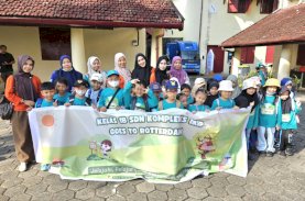 Kelas 1B SDN Kompleks IKIP Makassar Outing Class di Benteng Rotterdam