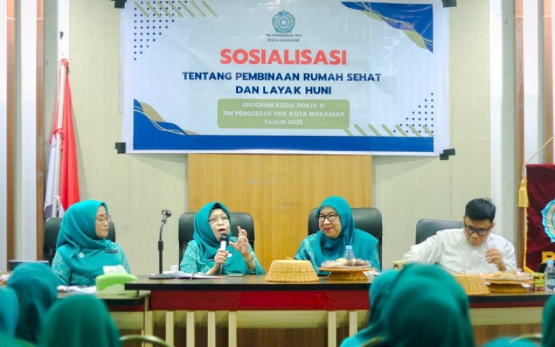 SOSIALISASI. Tim Penggerak PKK Kota Makassar melalui Pokja III menggelar Sosialisasi Pembinaan Rumah Sehat dan Layak Huni di Kantor Kecamatan Tamalanrea, Kota Makassar, Rabu (28/5/2025). foto: istimewa