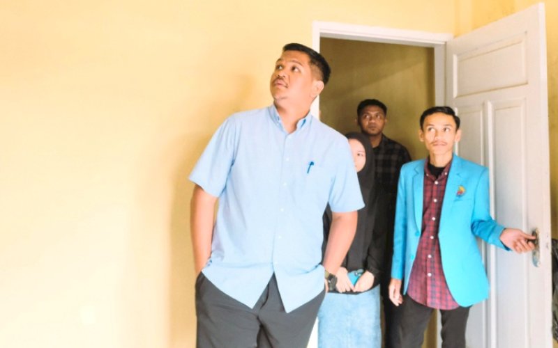 KUNJUNGAN. Bupati Bantaeng, M Fathul Fauzy Nurdin, mengunjungi Asrama Himpunan Pelajar Mahasiswa Bantaeng (HPMB) di Kota Makassar. foto: istimewa