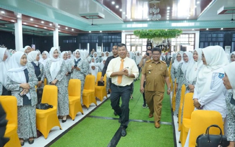 PEMBUKAAN. Bupati Bulukumba, Andi Muchtar Ali Yusuf, secara resmi membuka Muscab VIII Ikatan Bidan Indonesia (IBI) Kabupaten Bulukumba 2025 di Gedung Bersama Bulukumba, Senin (30/6/2025). foto: istimewa
