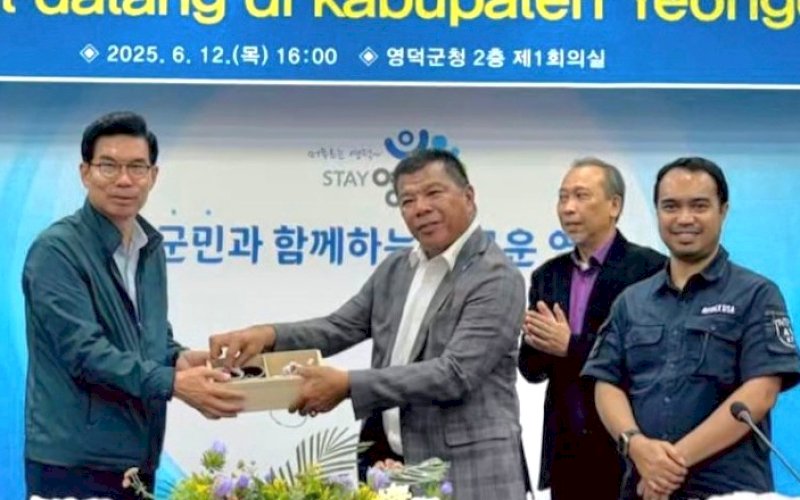 SAMBUTAN. Bupati Bulukumba Andi Muchtar Ali Yusuf bersama rombongan diterima langsung Kepala Daerah Yeongdeok Kim Kwang Yeal di kantornya, Kamis (12/6/2025). foto: istimewa