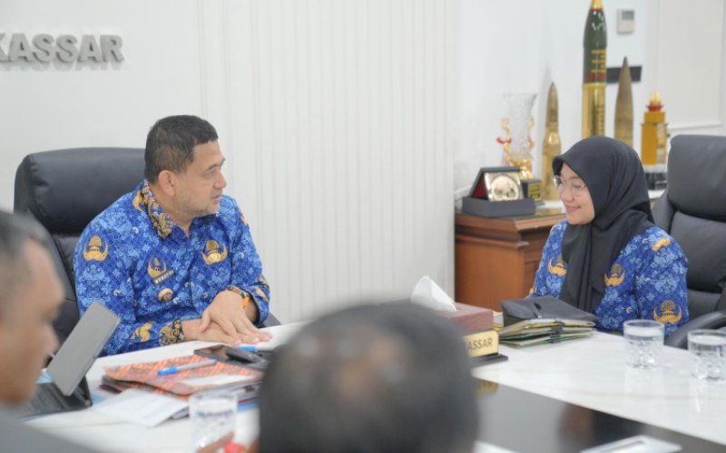 RAPAT. Wali Kota Makassar, Munafri Arifuddin, saat rapat membahas kelanjutan proyek pembangunan RSUD Jumpandang Baru di Kantor Balai Kota Makassar, Senin (2/6/2025). foto: istimewa
