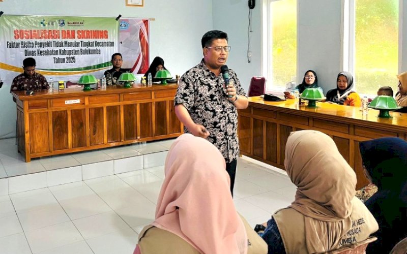 SOSIALISASI. Pemkab Bulukumba melalui Dinas Kesehatan menggelar kegiatan Sosialisasi dan Skrining Faktor Risiko Penyakit Tidak Menular (PTM) di Kantor Desa Kambuno, Kecamatan Bulukumpa, Bulukumba, Kamis (12/6/2025). foto: istimewa