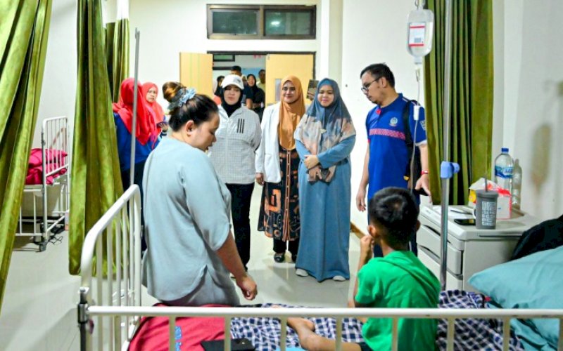 INSPEKSI. Gubernur Sulsel, Fatmawati Rusdi, melakukan inspeksi langsung ke berbagai fasilitas layanan kesehatan milikPemprov Sulsel, Jumat (20/6/2025). foto: istimewa