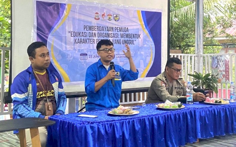 EDUKASI. DPD KNPI Kota Makassar menunjukkan komitmennya dalam pembangunan generasi muda dengan berkontribusi aktif dalam kegiatan 'Edukasi Dampak Negatif Kenakalan Remaja' yang digelar di Kelurahan Pannampu, Kecamatan Tallo, Senin (23/6/2025). foto: istimewa
