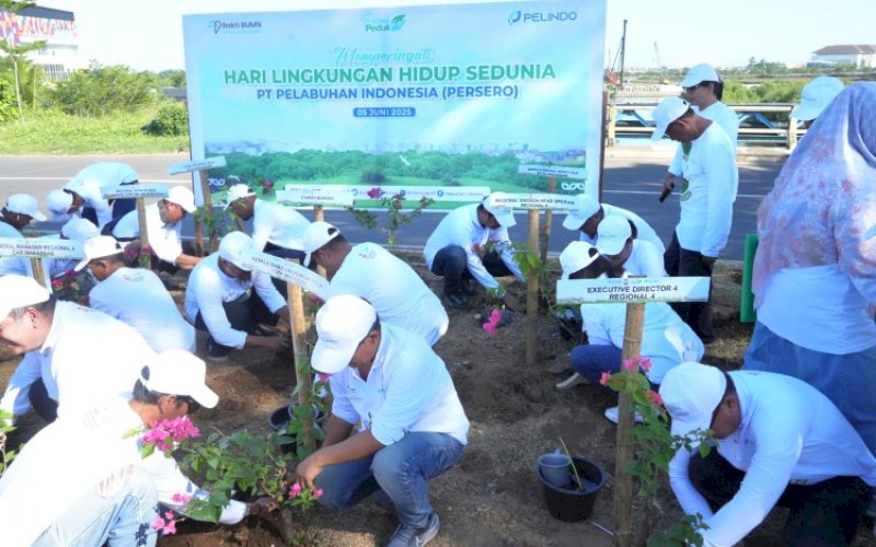 PENANAMAN. PT Pelabuhan Indonesia (Persero) atau Pelindo menggelar aksi nyata penghijauan dengan melakukan penanaman bugenvil secara serentak di seluruh wilayah kerjanya dalam rangka memperingati Hari Lingkungan Hidup Sedunia, Kamis (5/6/2025). foto: istimewa