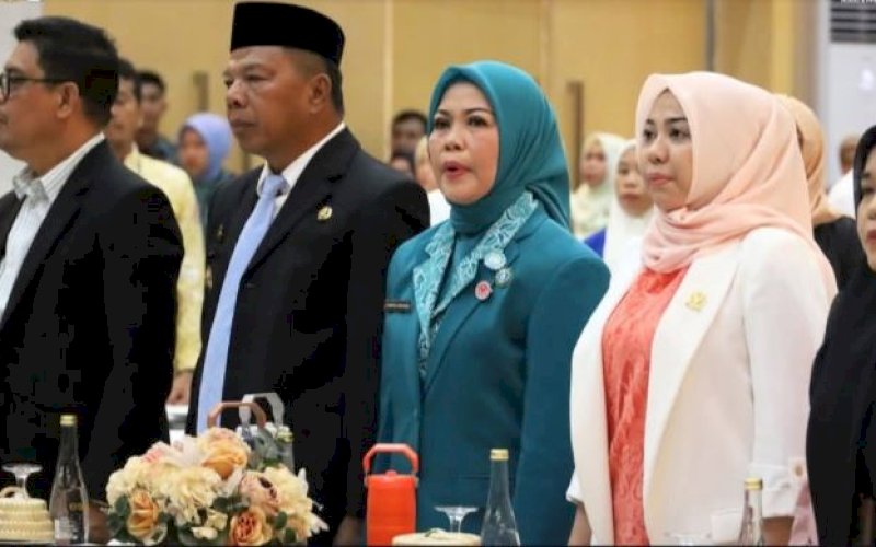 PELANTIKAN. Ketua DPRD Kabupaten Bulukumba Umy Asyiatun Khadijah menghadiri pengukuhan Ketua TP PKK Kabupaten Bulukumba periode 2025&ndash;2030 Andi Herfida Muchtar, Rabu (23/4/2025). foto: istimewa