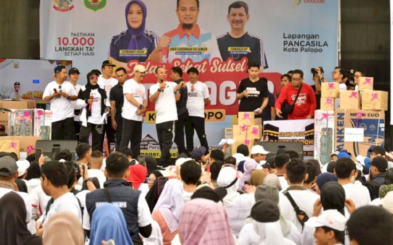 ANTI MAGER. Gubernur Sulsel, Andi Sudirman Sulaiman, menghadiri jalan sehat Sulsel Anti Mager di Kota Palopo. foto: istimewa