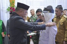 Andi Utta Lantik Dua Kepala Desa PAW
