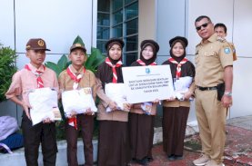 Siswa Bulukumba Dapat Seragam Gratis