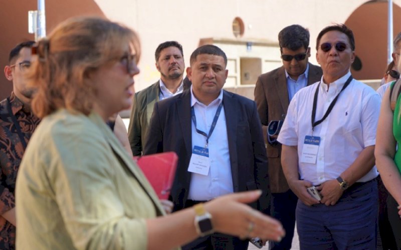 KUNJUNGAN LAPANGAN. Wali Kota Makassar, Munafri Arifuddin, mengikuti agenda kunjungan lapangan (site visit) ke sejumlah lokasi strategis di Kota Wina, Austria, Rabu (2/7/2025). foto: istimewa