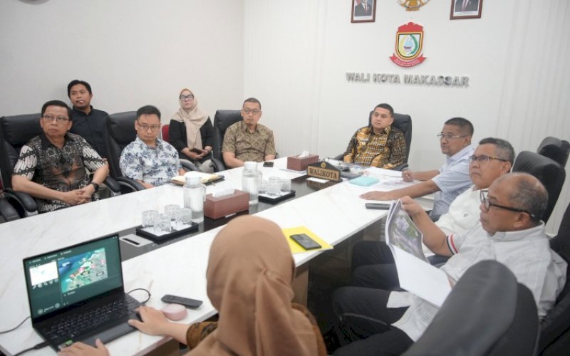 BAHAS INVESTASI. Manager PT Tanamal Phinsi Properti Andi Eka Firman Ermawan menemui Wali Kota Makassar Munafri Arifuddin di Balai Kota Makassar, Kamis (21/8/2025). foto: istimewa