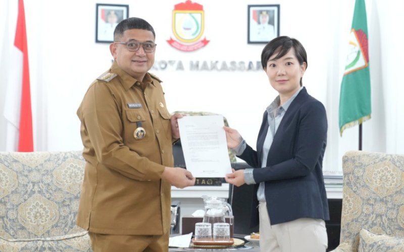 PERTEMUAN. Wali Kota Makassar, Munafri Arifuddin, menerima perwakilan Pemerintah Kota Yokohama, Jepang di Balai Kota Makassar, Selasa (5/8/2025). foto: istimewa