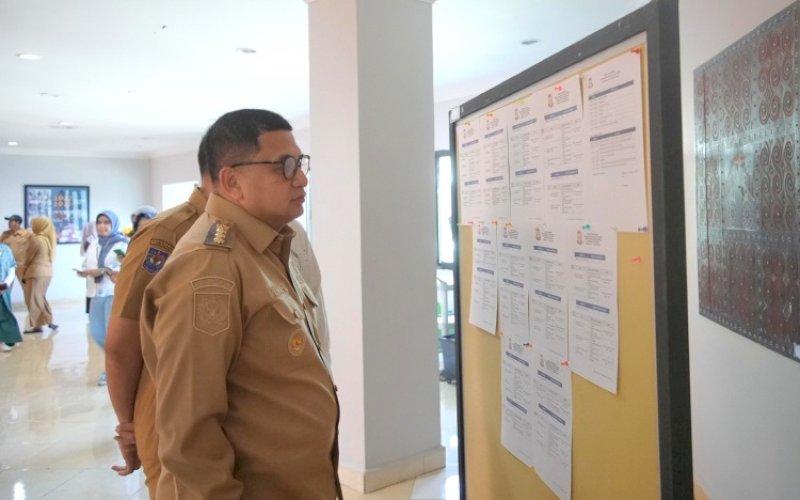 SELEKSI JPT. Wali Kota Makassar, Munafri Arifuddin, meninjau dan membuka secara resmi tahapan asesmen dan seleksi Jabatan Pimpinan Tinggi (JPT) Pratama di Kantor Pusat Lembaga Administrasi Negara (LAN) Antang, Makassar, Senin (25/8/2025). foto: istimewa