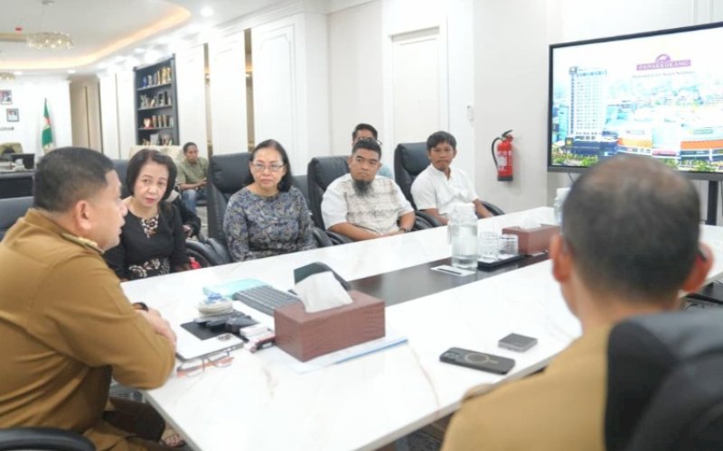 PERTEMUAN. Wali Kota Makassar, Munafri Arifuddin, menerima audiensi manajemen PT Margamas Indah Development, pengelola Mal Panakkukang dan Myko Hotel, di Balai Kota Makassar, Selasa (26/8/2025). foto: istimewa