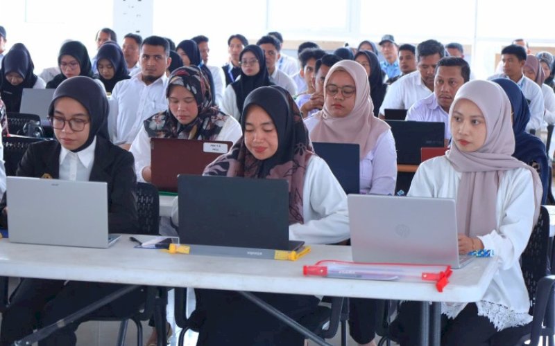 BIMTEK. Bidang Aptika Dinas Komunikasi, Informatika dan Persandian Kabupaten Bulukumba menyelenggarakan Bimbingan Teknis (Bimtek) Pengelolaan Website Desa dan Aplikasi layanan.desa.id. di Ruang Kahayya, Gedung Pinisi Bulukumba, selama dua hari, Rabu-Kamis (6-7/8/2025). foto: istimewa