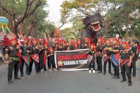 HUT Kemerdekaan RI Ke-80, Warga Tidung Makassar Tampilkan Naga dan Dinosaurus