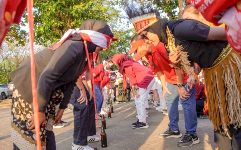 HUT KEMERDEKAAN. Semarak HUT Kemerdekaan RI ke-80 digelar PT Gowa Makassar Tourism Development Tbk (GMTD) di Main Hall Akkarena, Jumat (15/8/2025). foto: istimewa